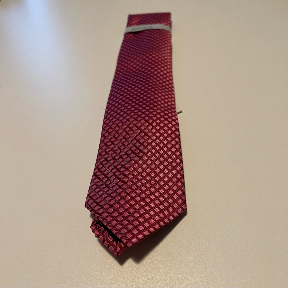 Michael Kors, Perry Ellis and Club Room Elegant Pink and Red Ties Set - Picture 7 of 11